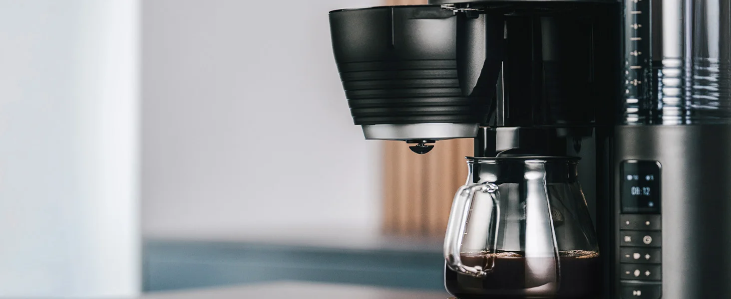 Melitta AromaFresh close up to fresh brewed coffee