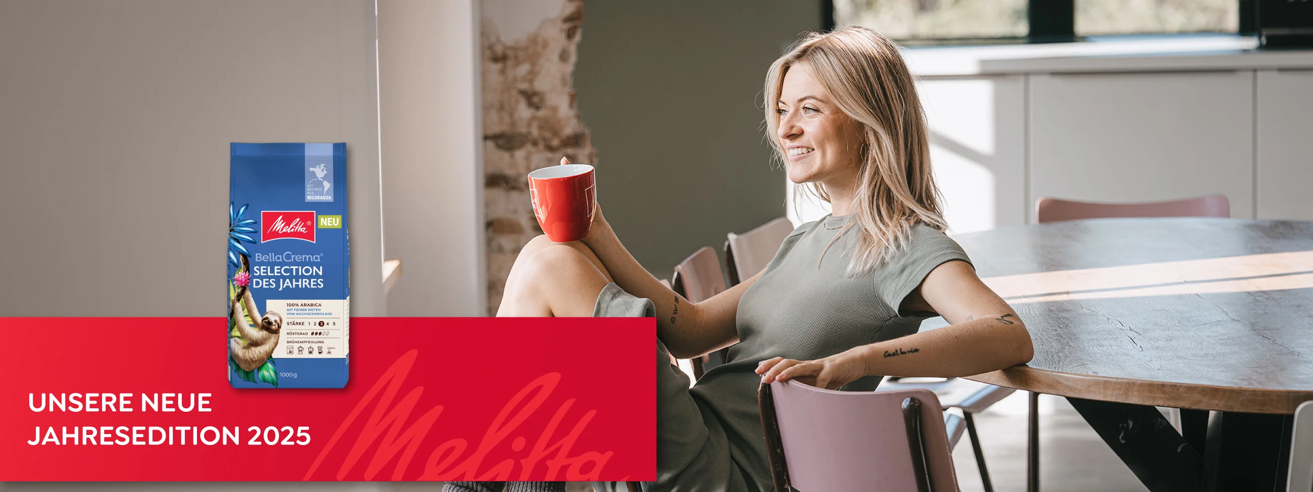 Melitta BellaCrema Selction des Jahres 2025 Hintergrund: Frau genießt Melitta Kaffee 
