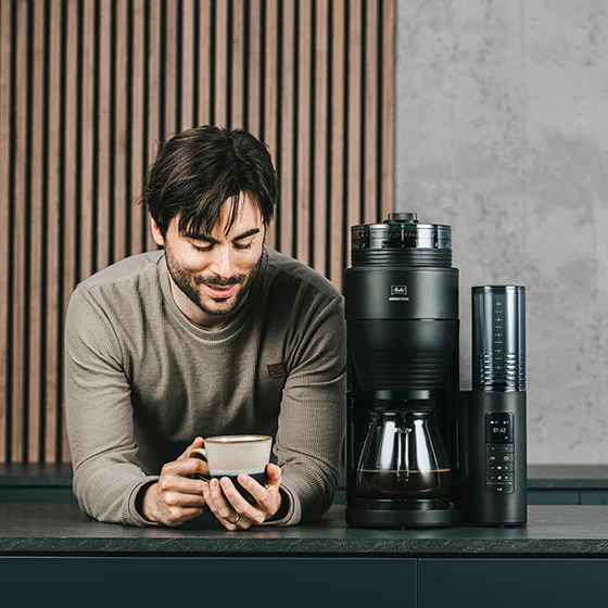 Produktbild av AromaFresh Pro filterkaffemaskin med kvarn, svart - 3