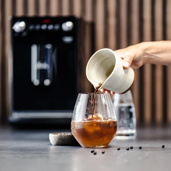 a delicious Melitta Espresso Tonic coffee cocktail in preparation